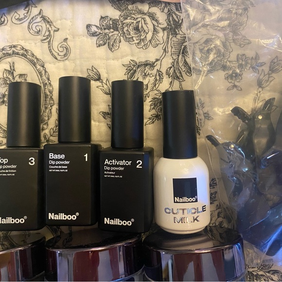 Nailboo Nail Care Set with Black and Gold Accents - Picture 2 of 4